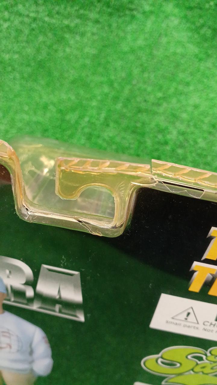割れあります