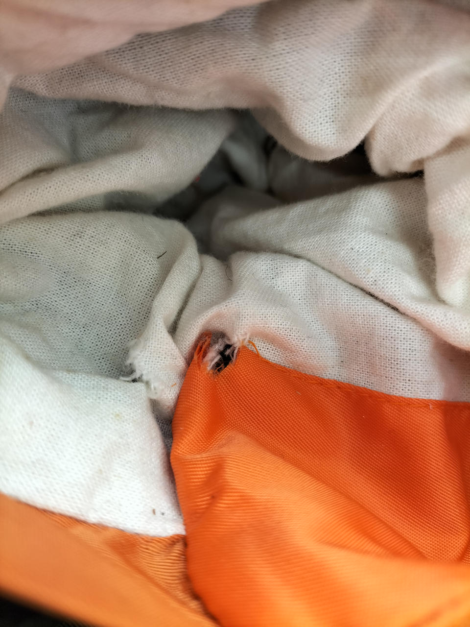 穴開き有りです。