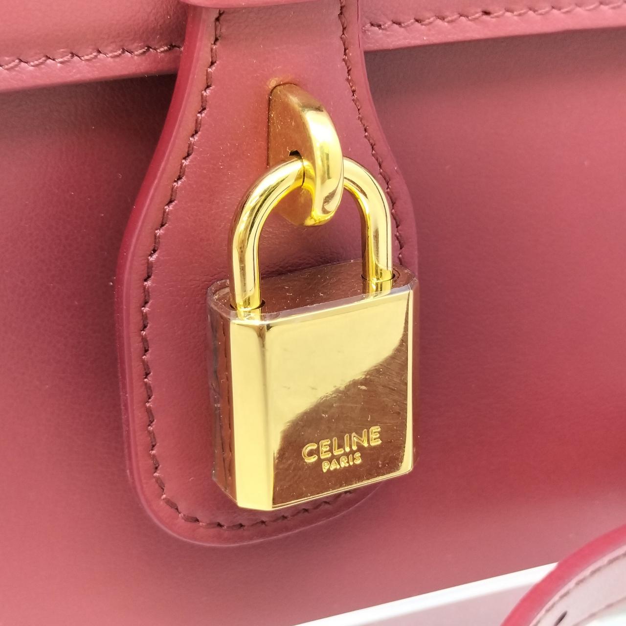 ビニールが付いたままの状態です。