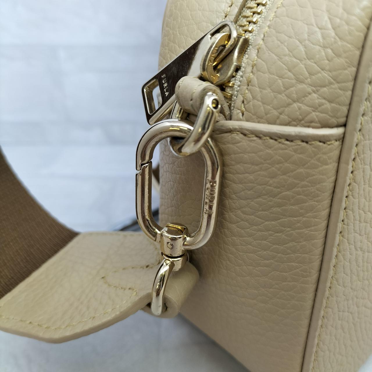 売り切り価格‼️✨極美品✨FURLA❣️ショルダーバッグ 月末セール❣️極美品✨FURLA フルラ ショルダーバッグ 斜め掛け