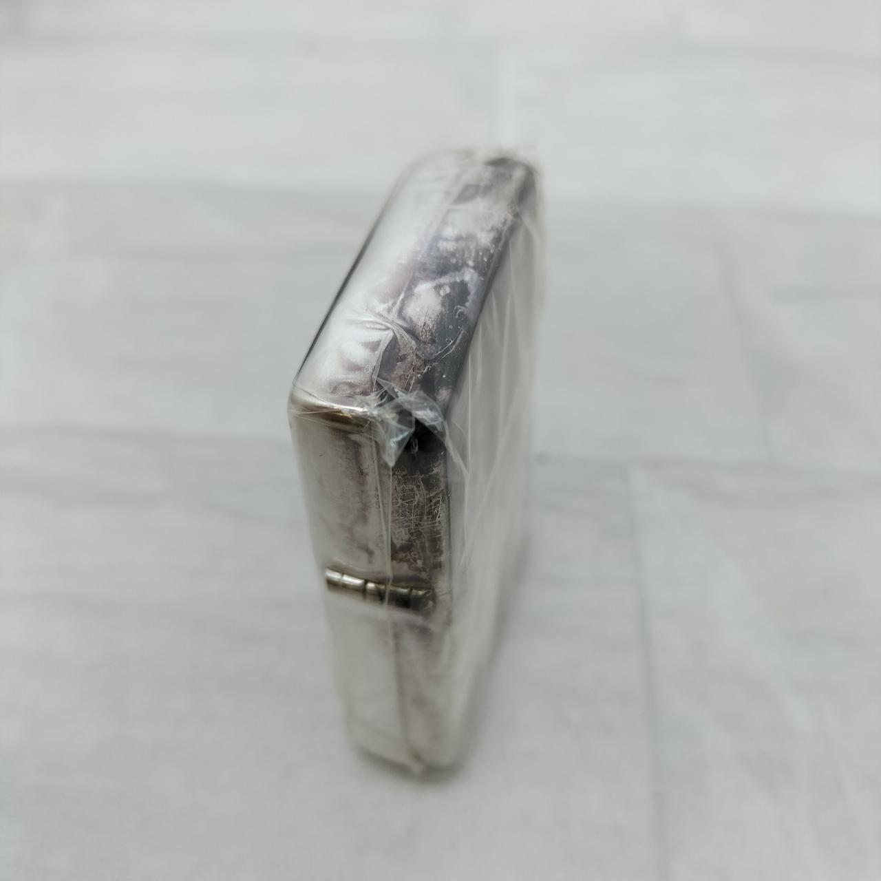 黒ずみ、変色あり