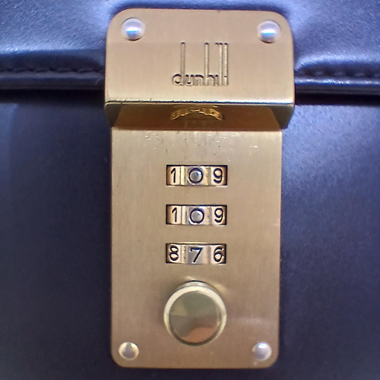 ダイヤルは007です