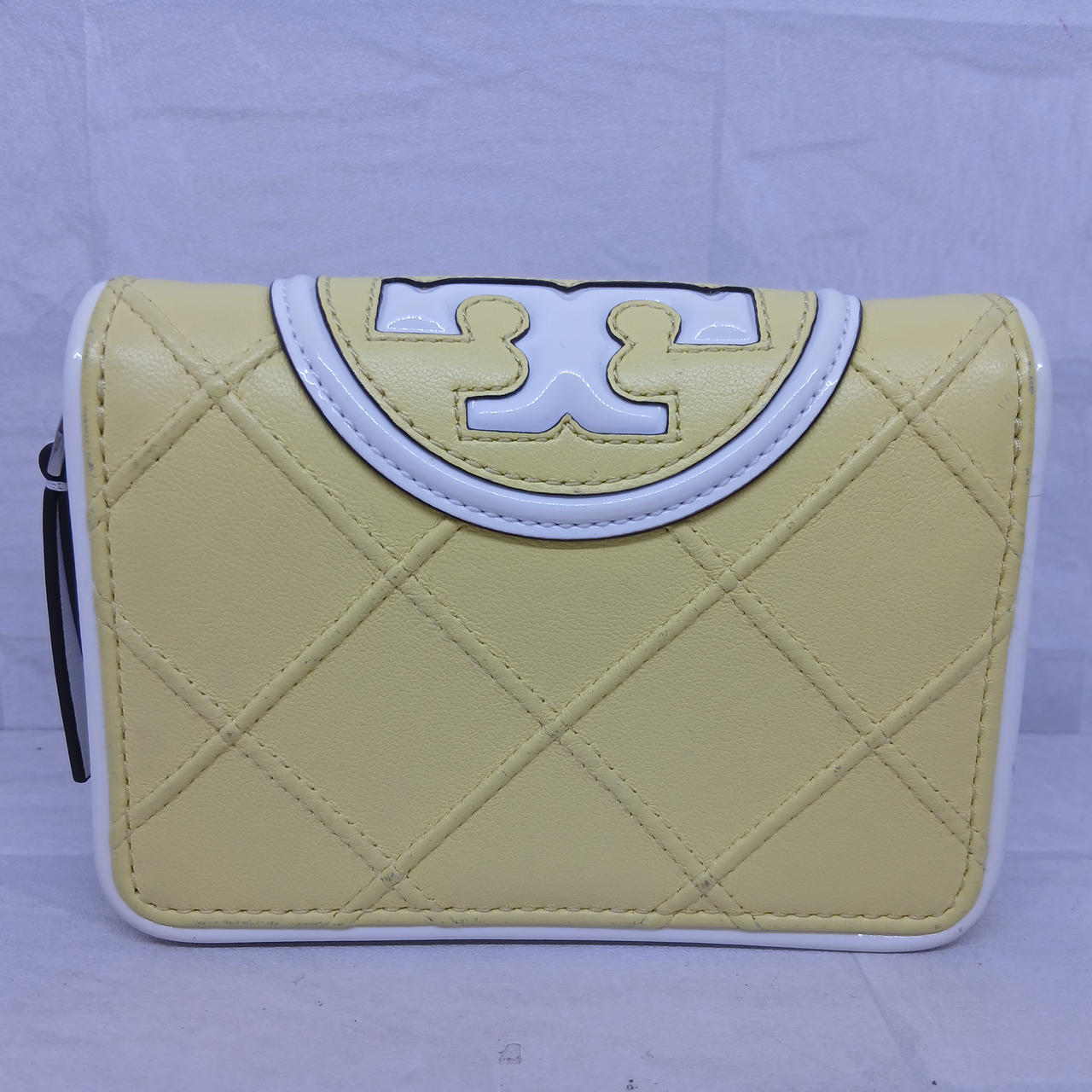 Tory Burch 二つ折り財布 オフホワイト トリーバーチ(TORY BURCH)|二つ折り財布|【ハードオフ公式通販】オフ