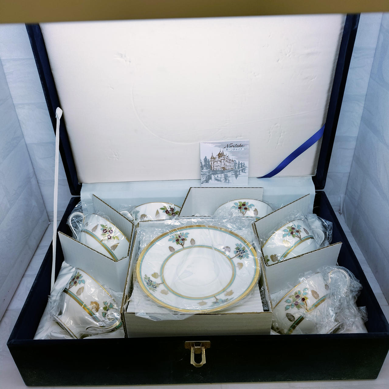 Noritake - 北欧風エンボスNORITAKEノリタケカップ＆ソーサー6客セット Noritake - 北欧風エンボスNORITAKEノリタケカップ＆ソーサー6客