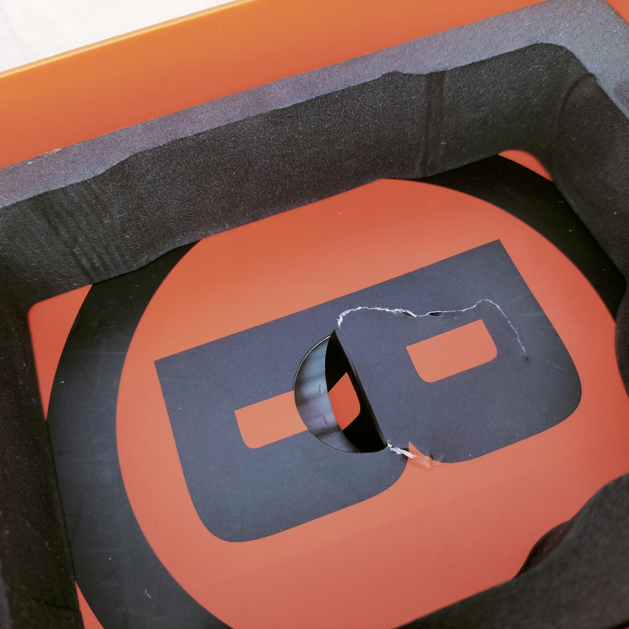 箱の中破れあり