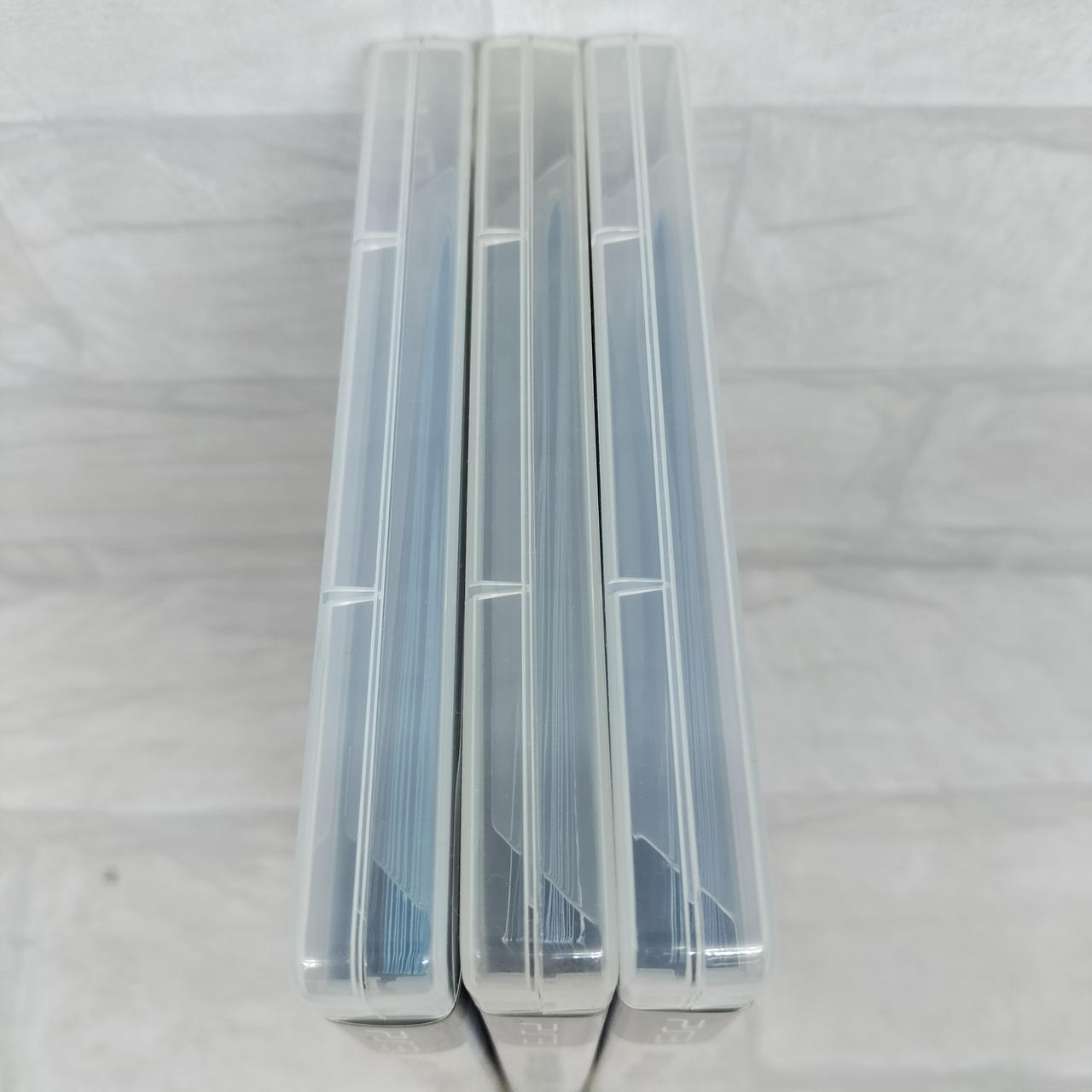 真ん中だけケースの黄ばみが少しあります。