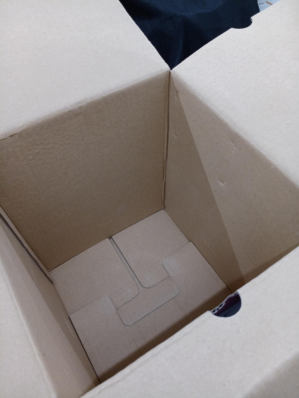 南部鉄器 型番:鉄瓶 新丸形松 南部鉄瓶 南部鉄器 型番:鉄瓶 新丸形松 南部鉄瓶