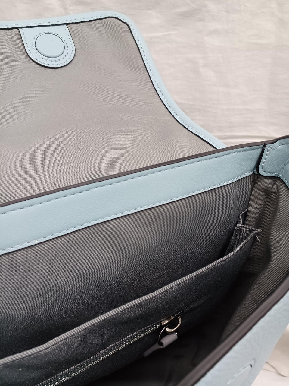 汚れ、多少の劣化あり