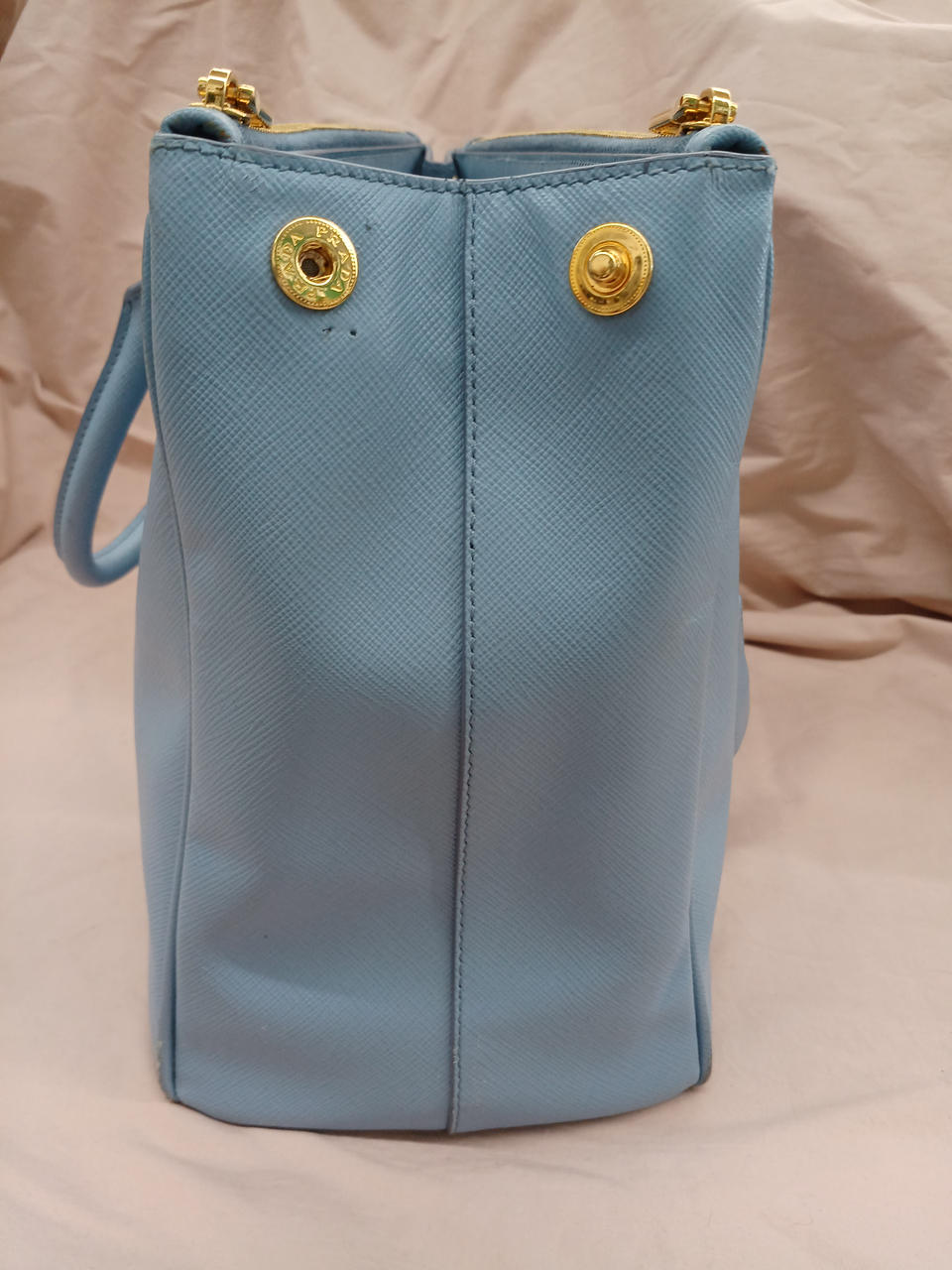 糸穴、スレ、汚れあり