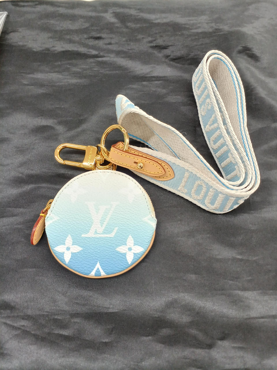 【極美品】LOUIS VUITTON ランヤード ミュルティ ポシェット！ ルイヴィトン(LOUIS VUITTON)|ランヤード ミュルティポシェット