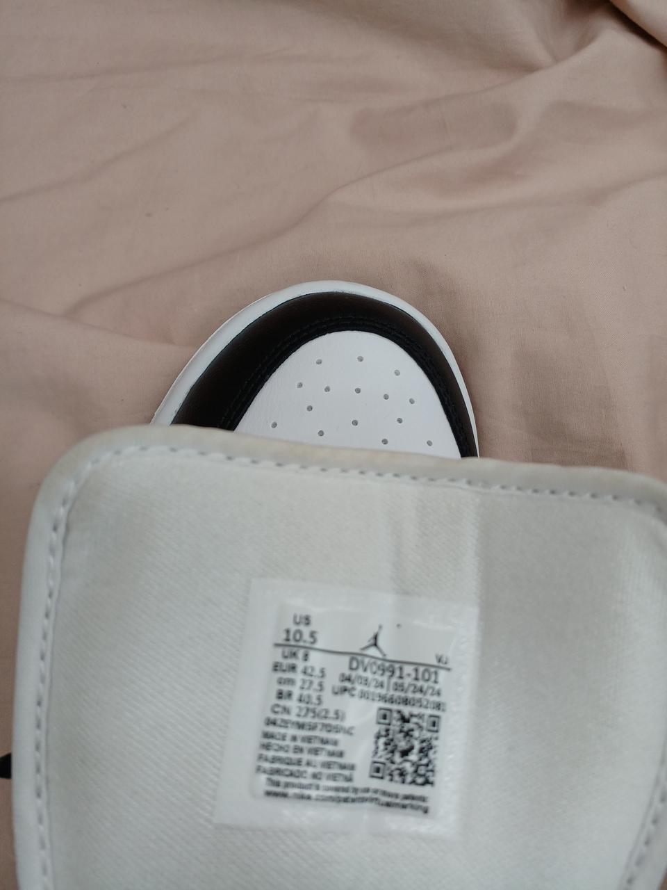 左足ベロ上部若干よごれあり