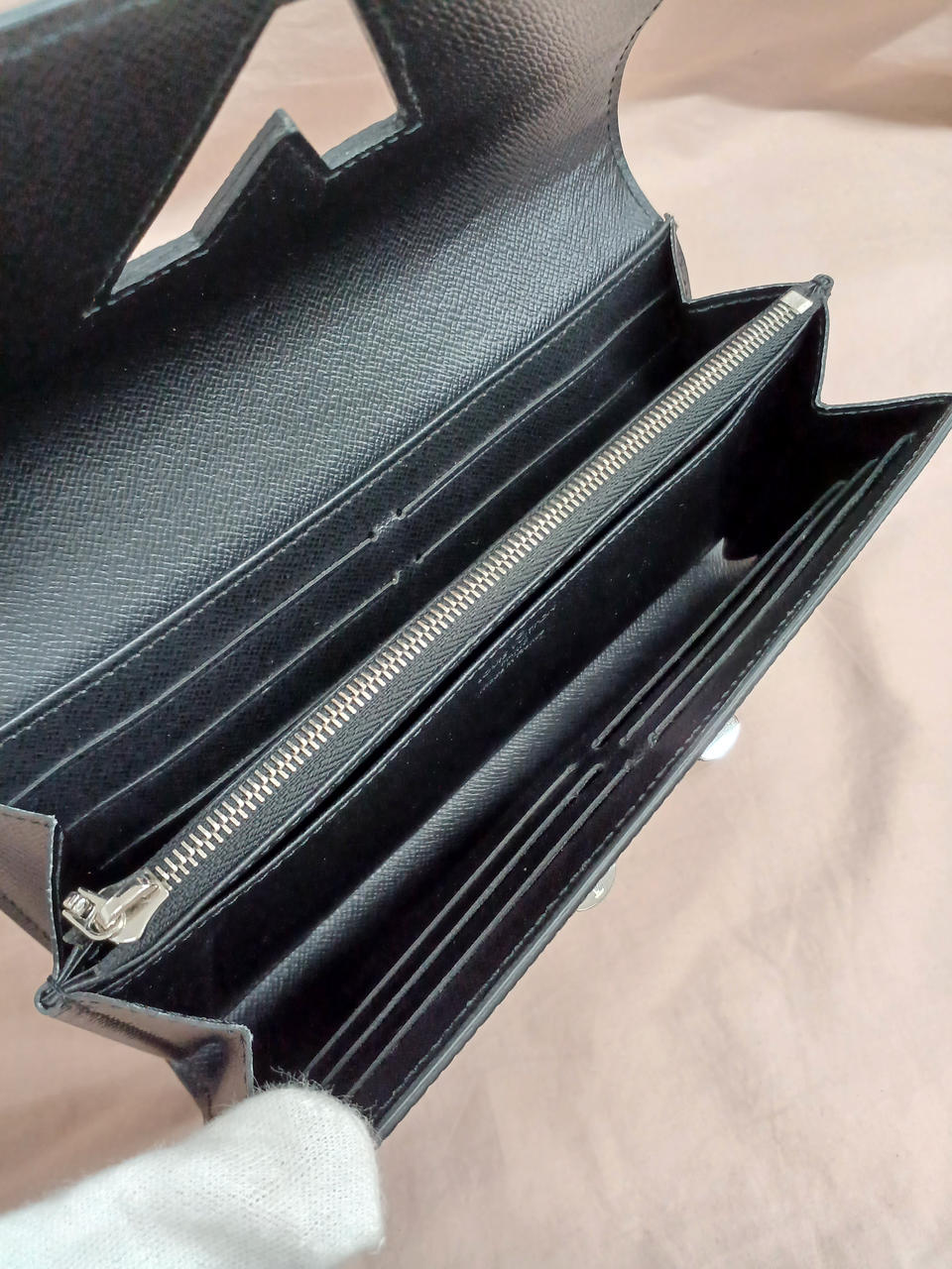 【姫路東店】 中古 LOUIS VUITTON | ルイ・ヴィトン 二つ折り財布 ポルトフォイユ ツイスト M68309 エピ 【125】 ルイヴィトンポルトフォイユツイスト 14127 ノワール（黒） ユニ