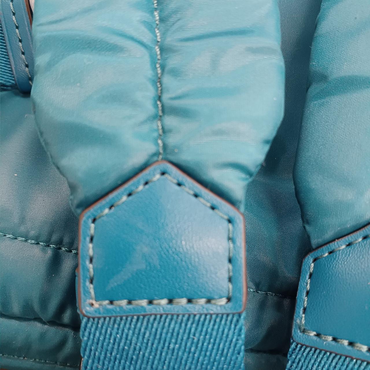 ショルダーによごれあり