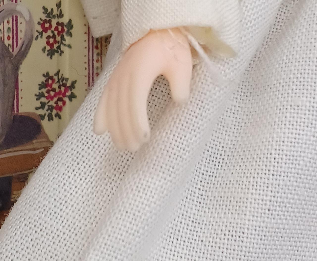 右手に多少のよごれあり