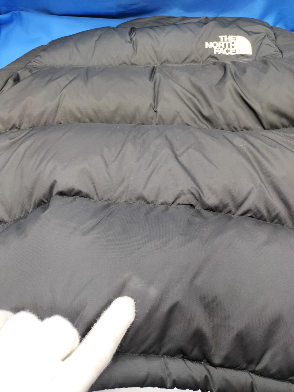 背面に色ムラあり