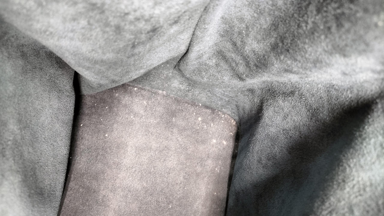 カビのような汚れあり