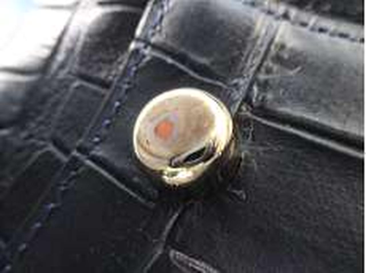 底鋲4箇所に使用感あり