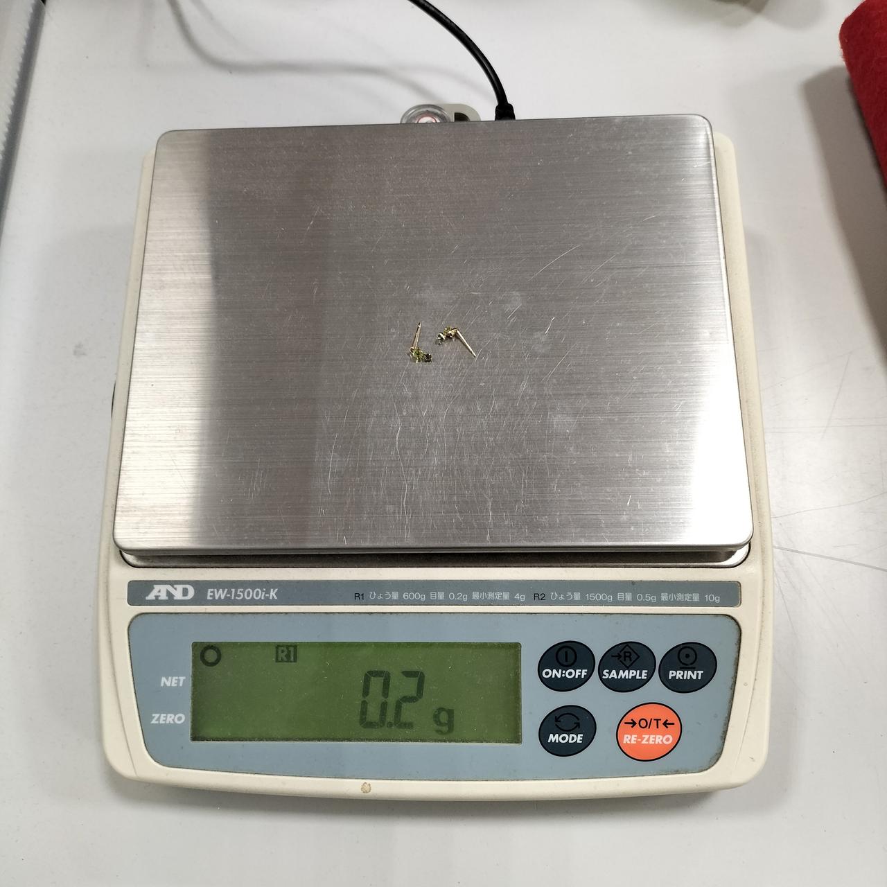 シリコン部分は外しての重量です