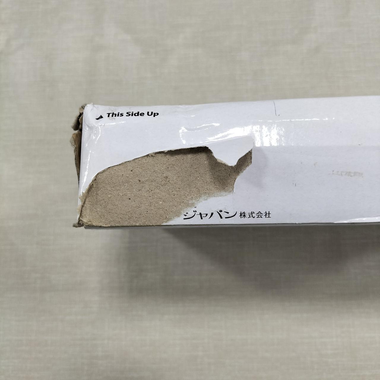 箱にダメージがあります