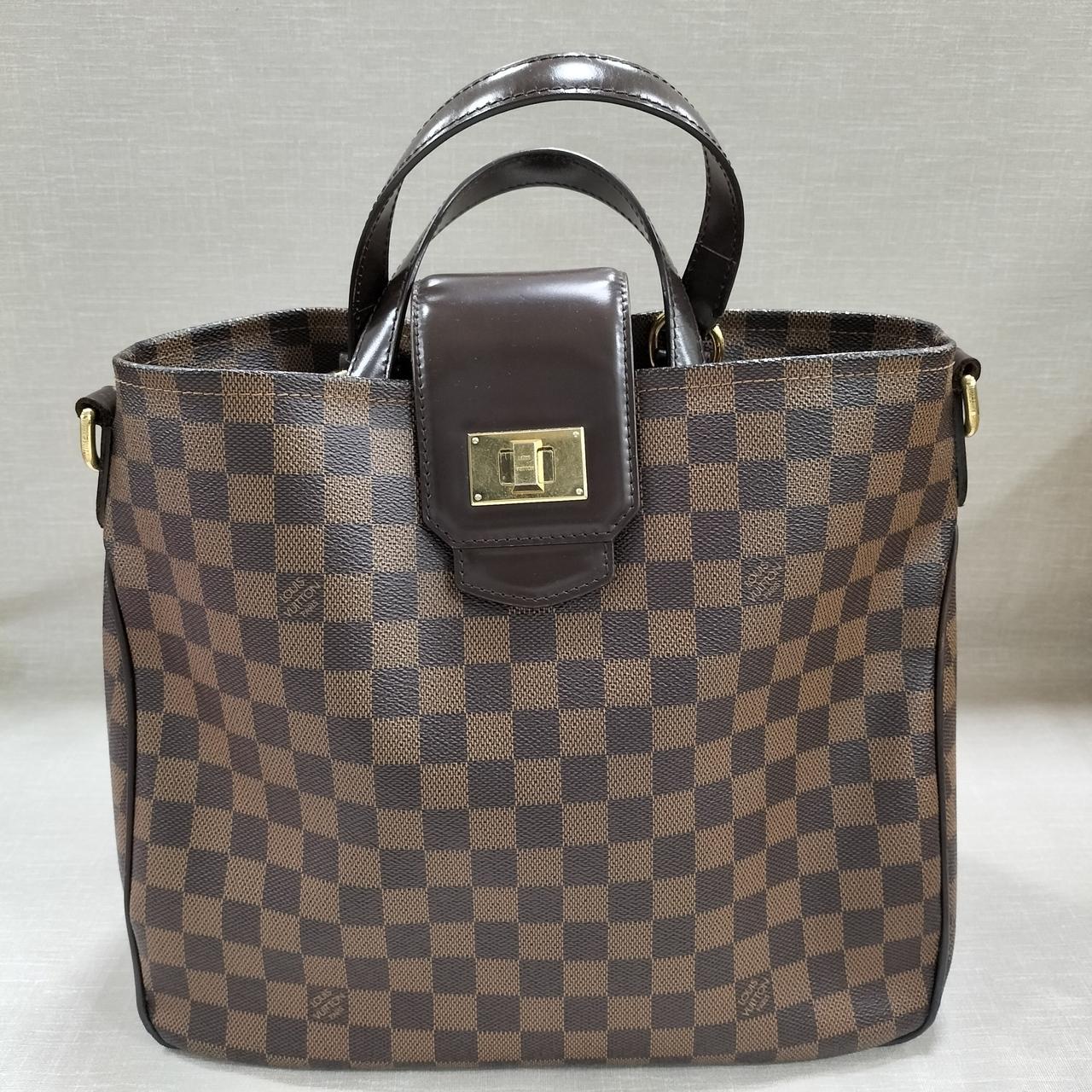 型崩れしにくいよう中に詰め物があります。