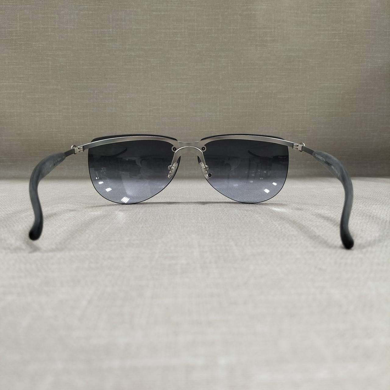 フレーム少し歪んでいます