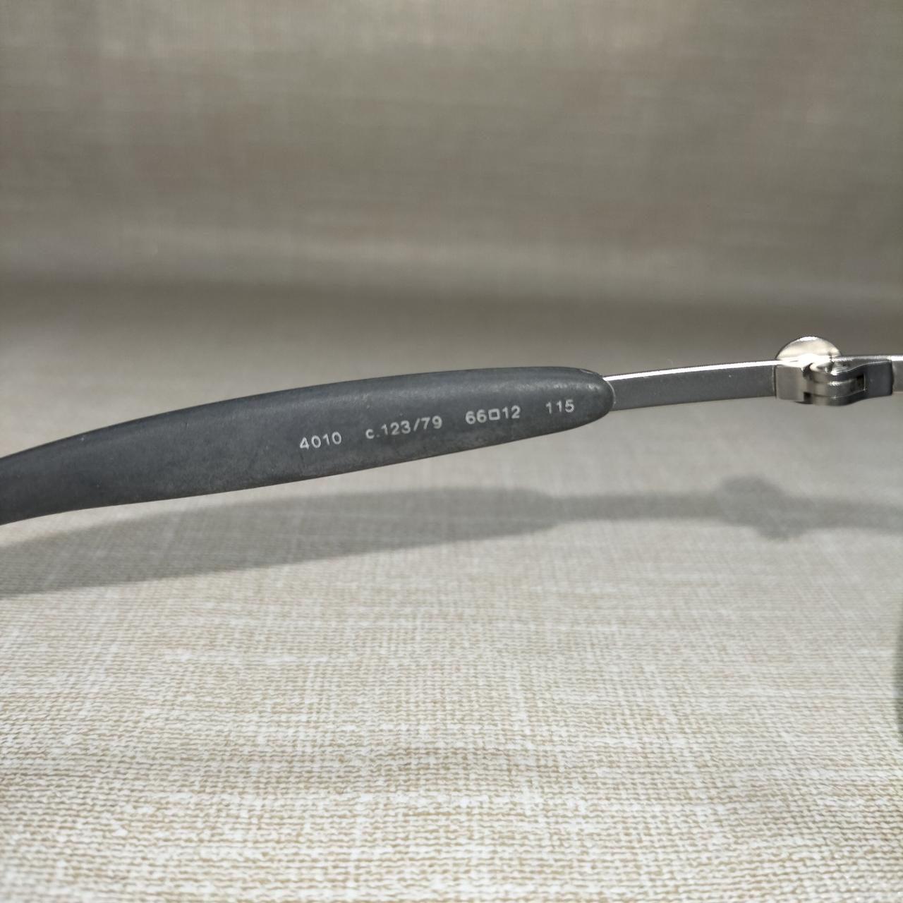 見やすくするためにライトを当てています