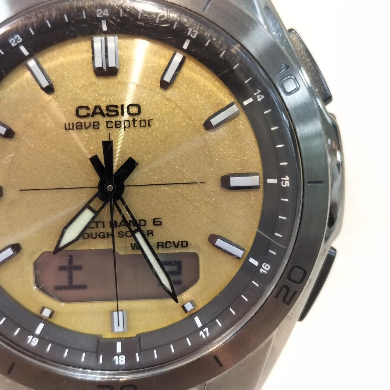 ガラス面にキズがあります