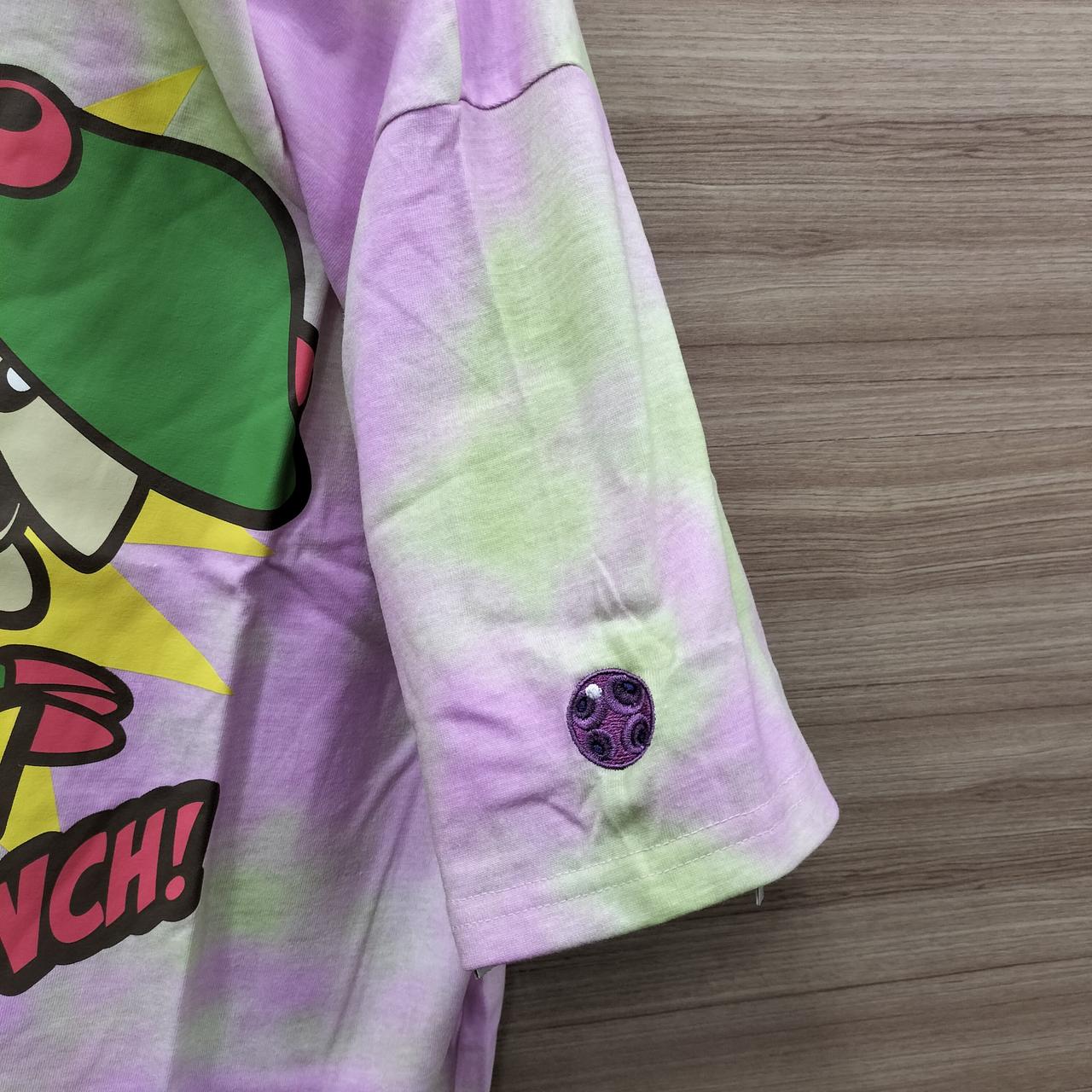 左袖にも刺繍があります