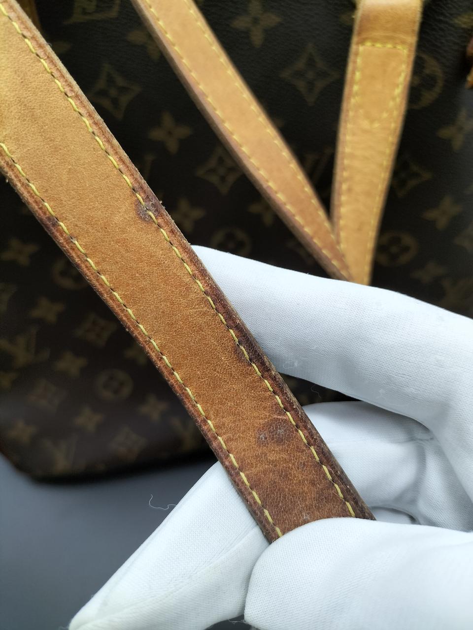 取っ手にシミ汚れや割れあり