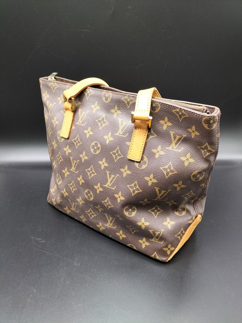 中に詰め物を入れて撮影しています