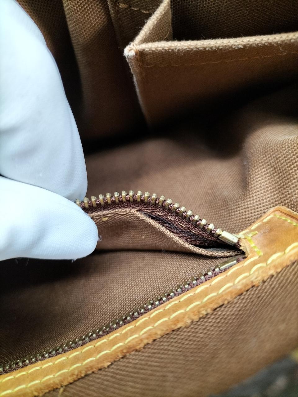 ポケットに縫い目の解けている箇所あります