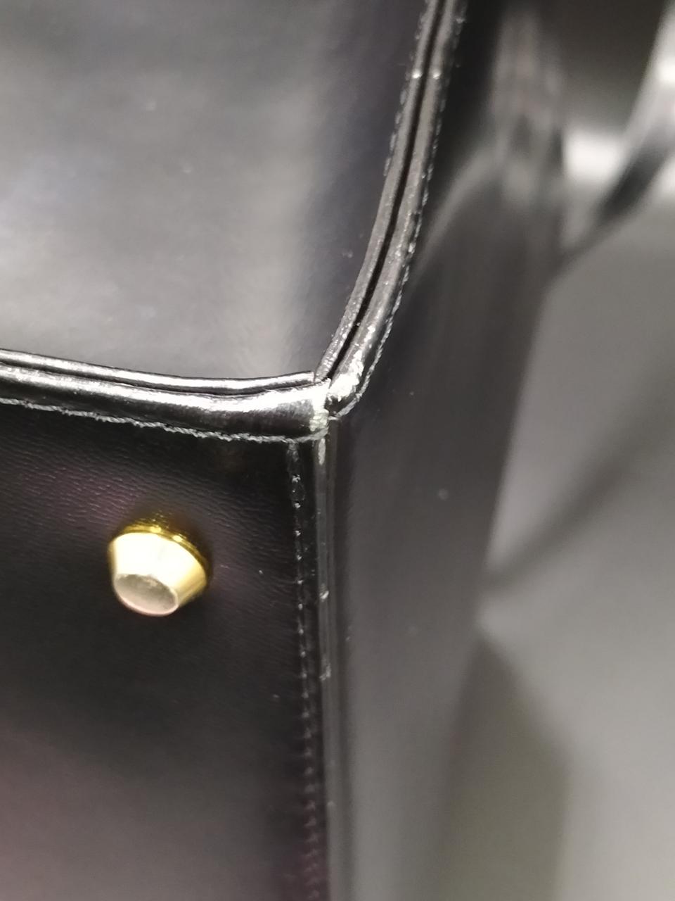 四隅にスレ痕があります