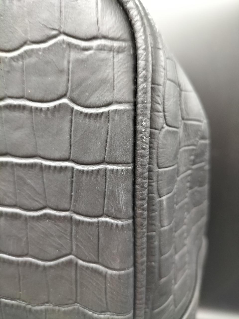 スレ痕があります