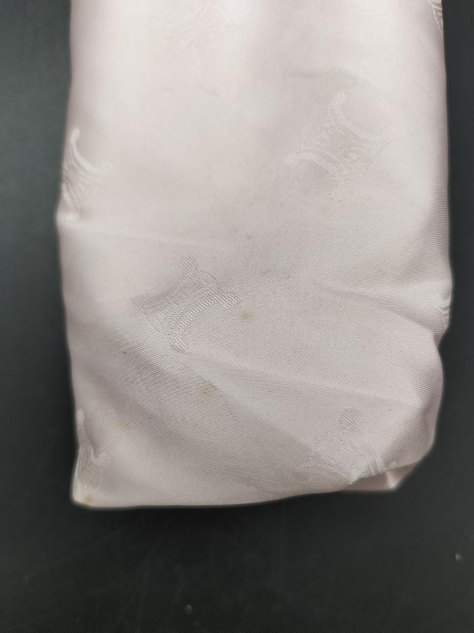 保護袋にシミ汚れあります