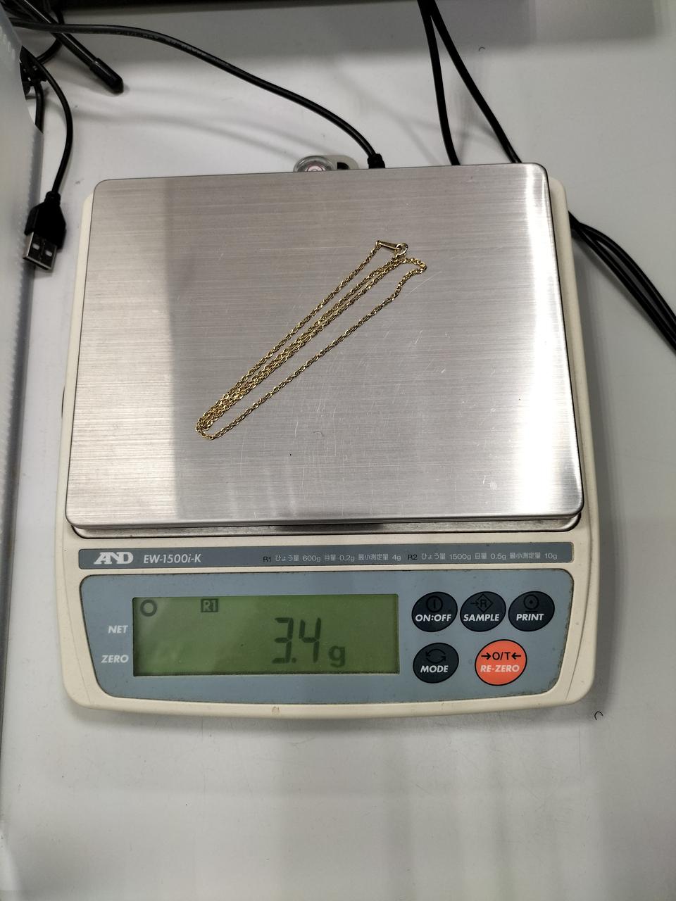 0.2gずつ計測するため正確には3.3g