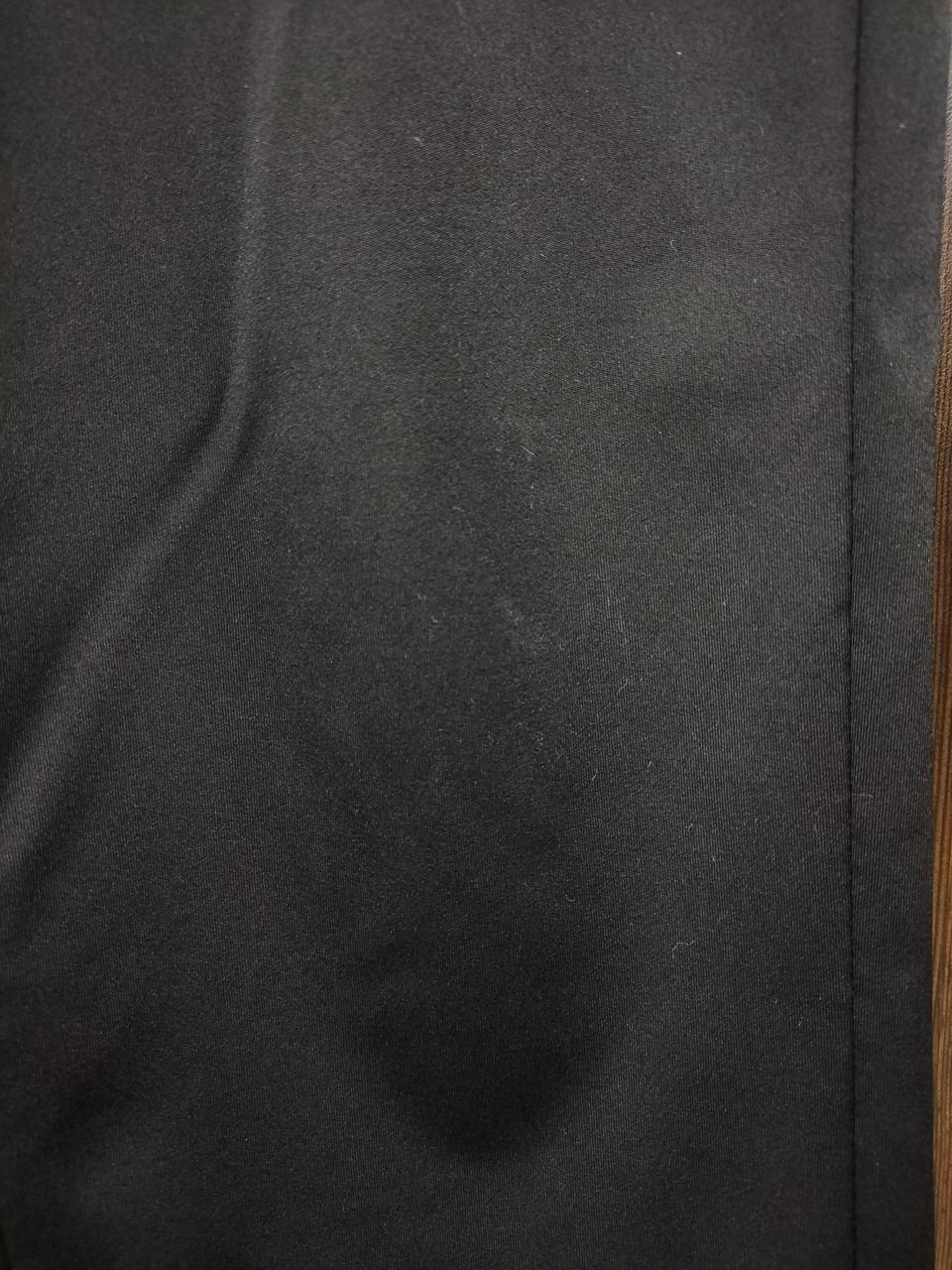 左足前見えにくいですが白シミあります
