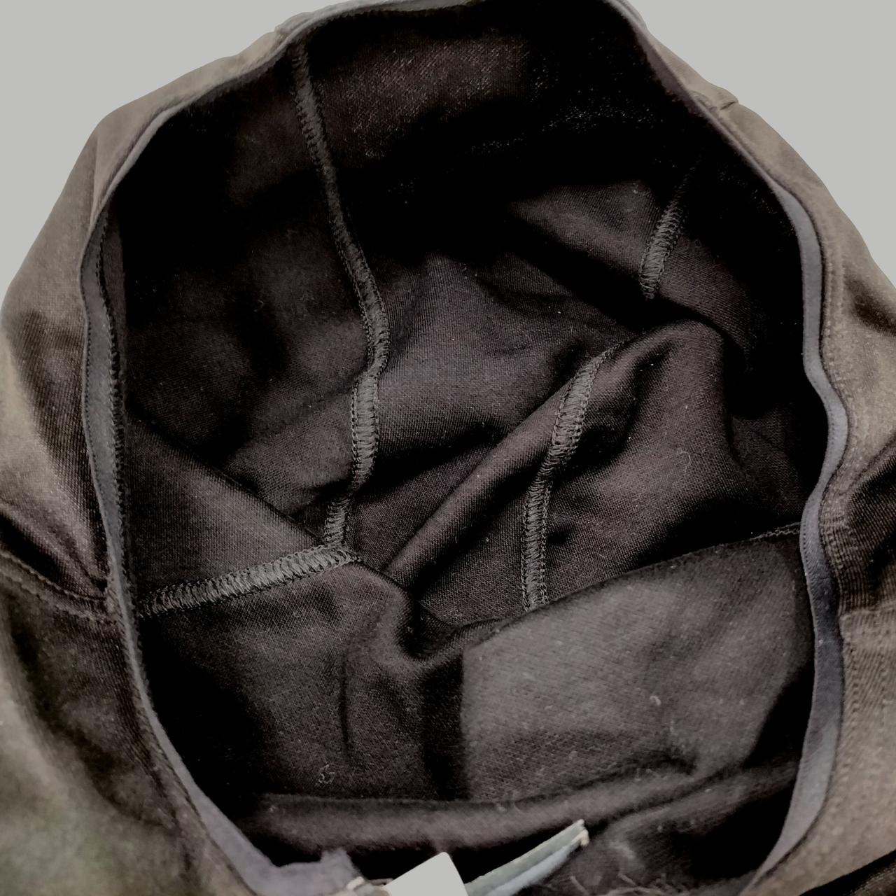 フード部分もキレイです。