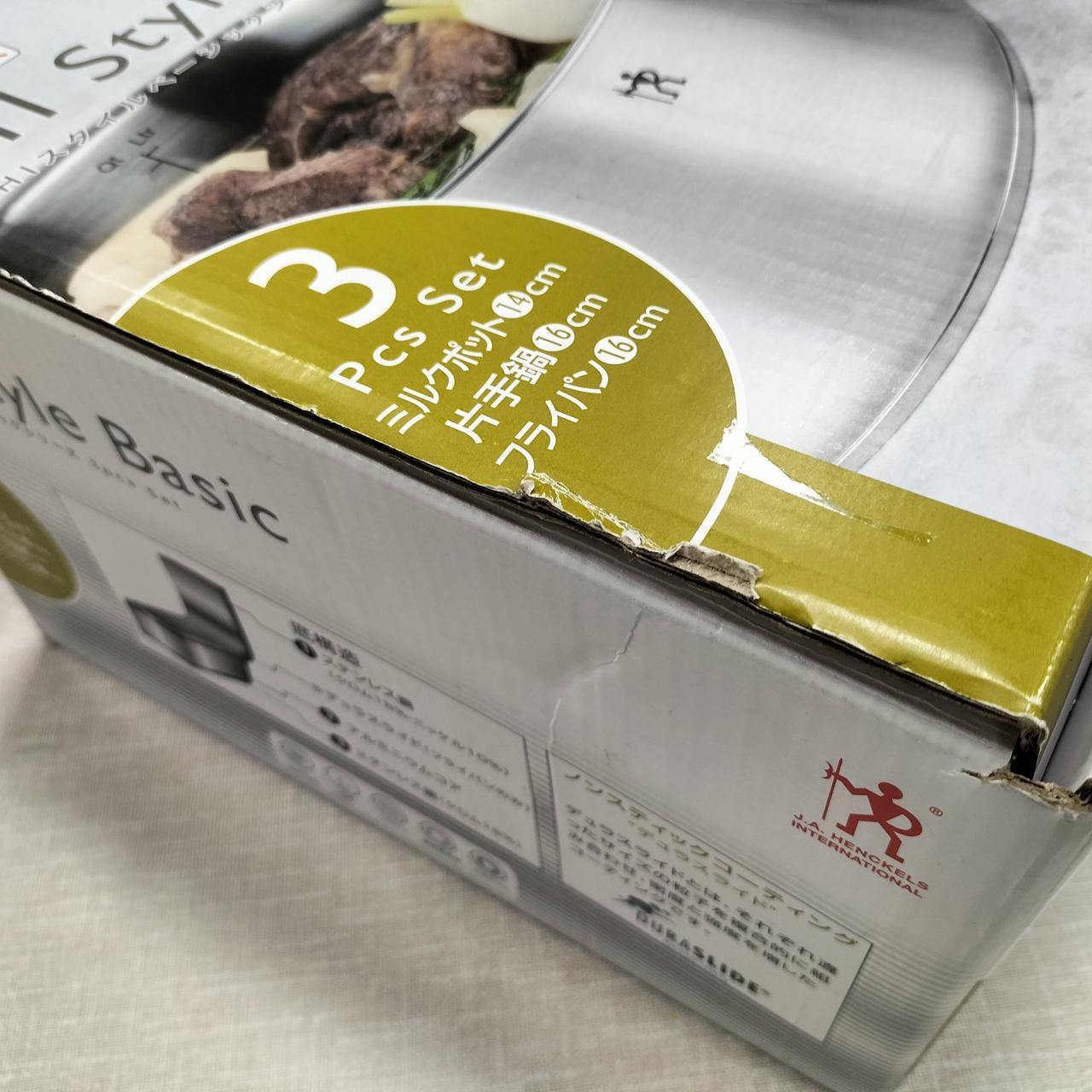 箱ダメージあります。