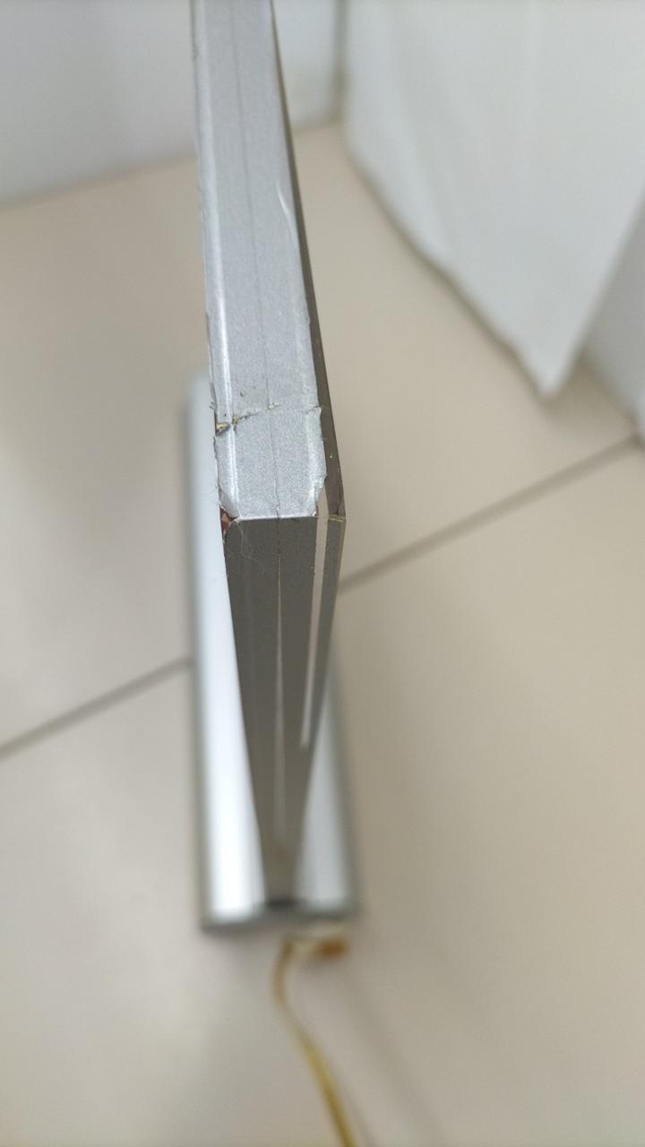 パネル取れかけ