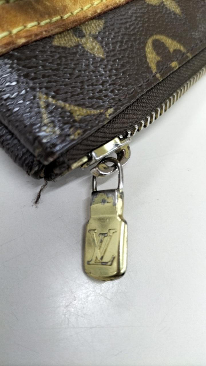 ファスナーダメージあり