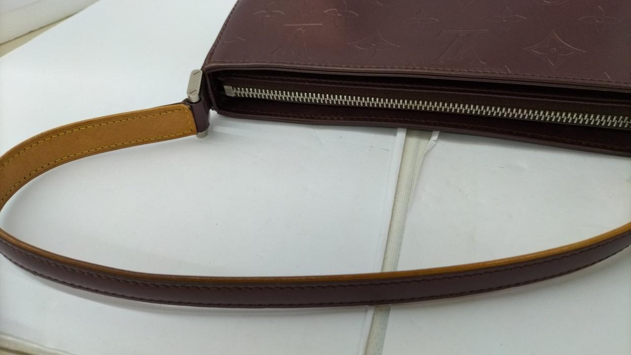 ベルト　シミ　変色有り