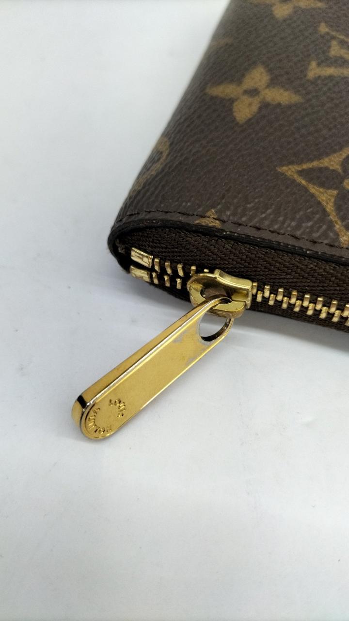 ファスナー変色有り