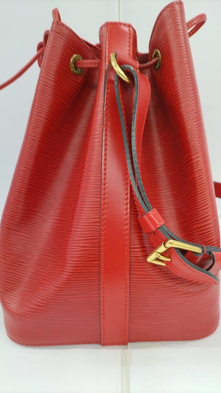 美品 Louis Vuitton☆エピ☆プチノエ☆レッド☆匿名配送 楽天市場】中古 ルイヴィトン エピ プチノエ 赤 M59017 LOUIS