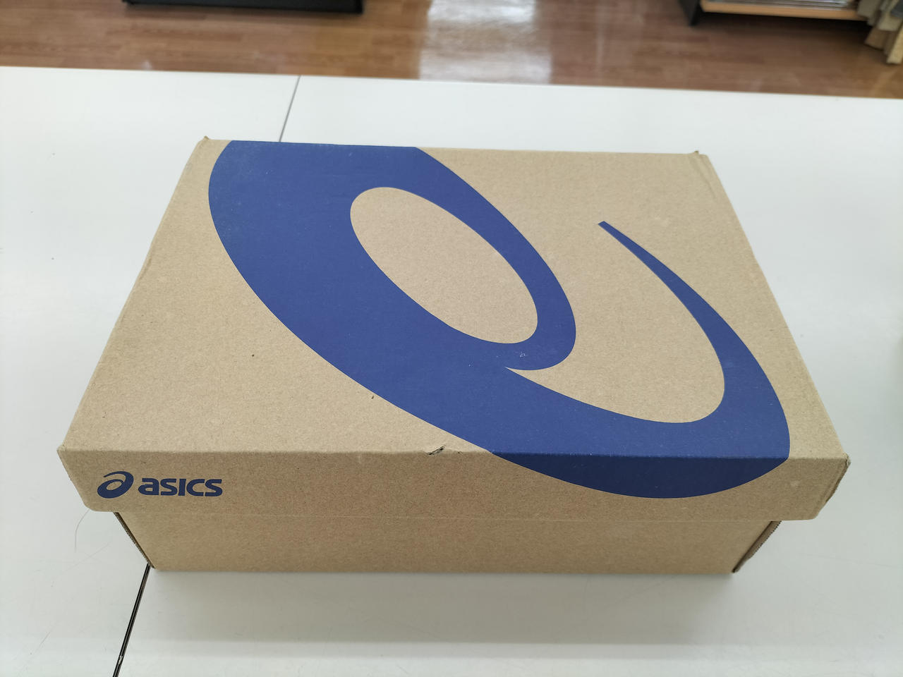 箱にダメージあります。