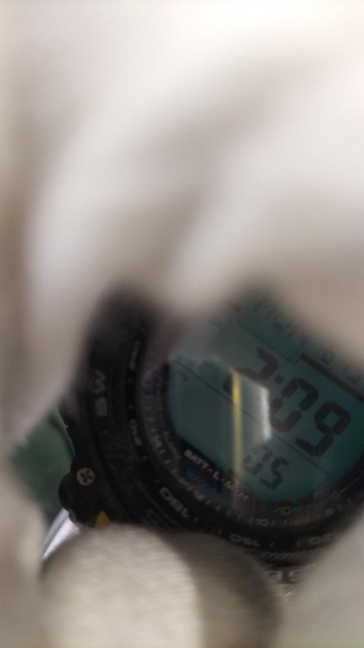 見づらいですがライトついてます