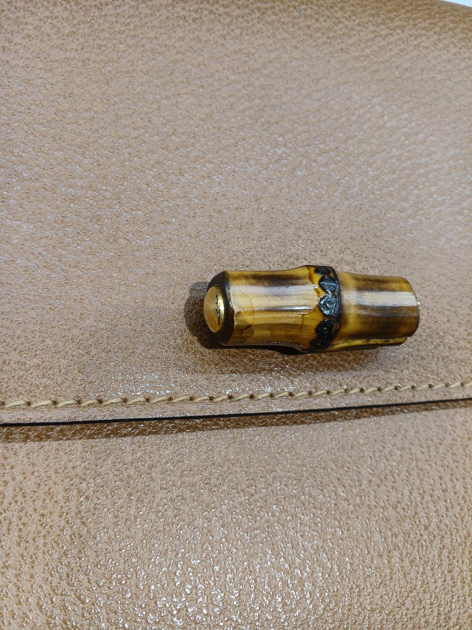 金色のボタン押すと、開きます！
