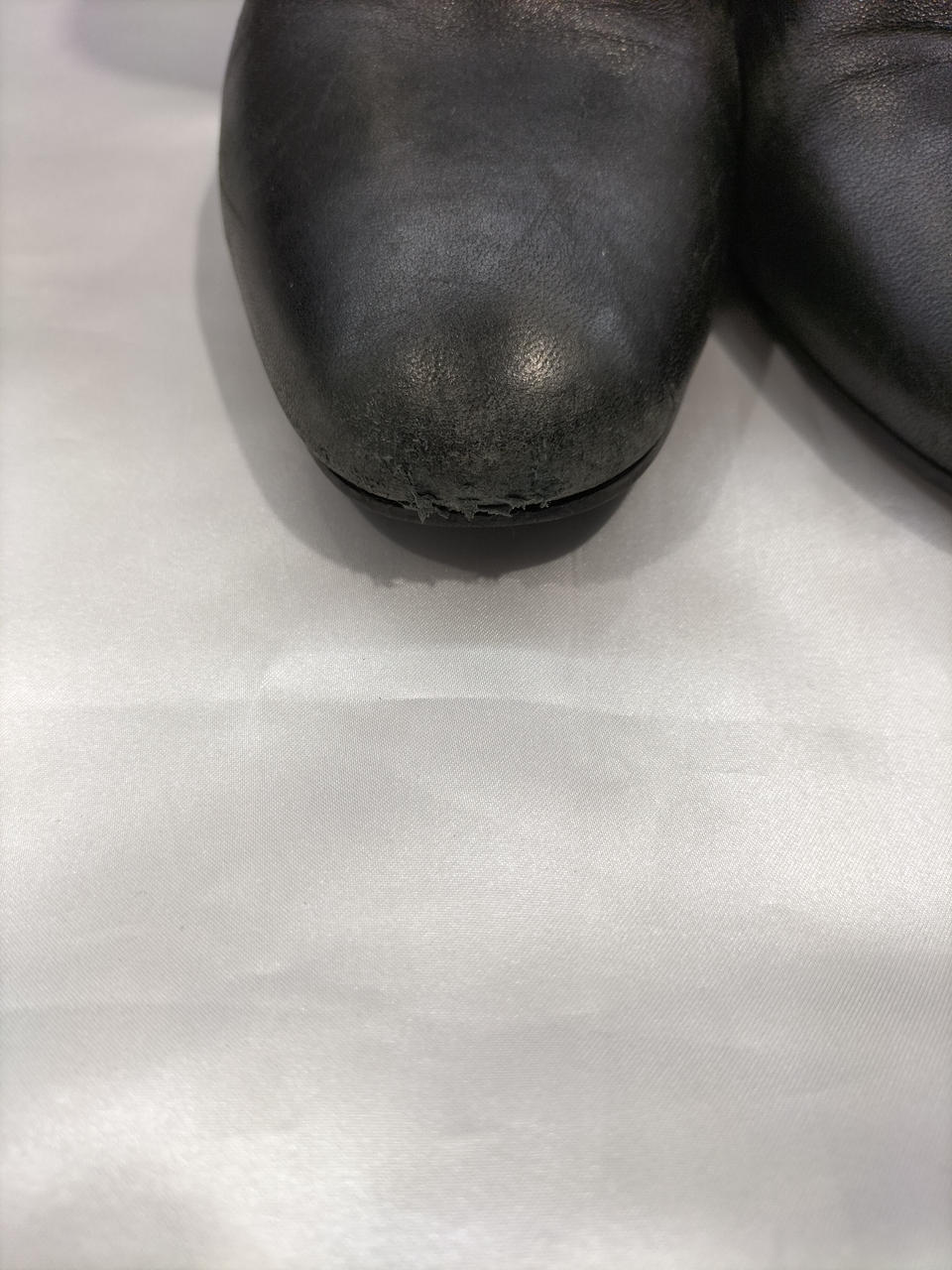 つま先部分かなりのダメージあり