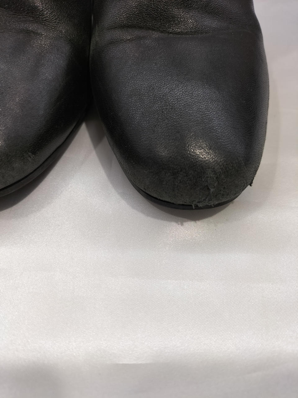つま先部分かなりのダメージあり