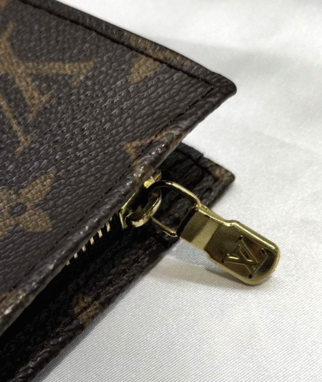 金具小さな剥がれあります。