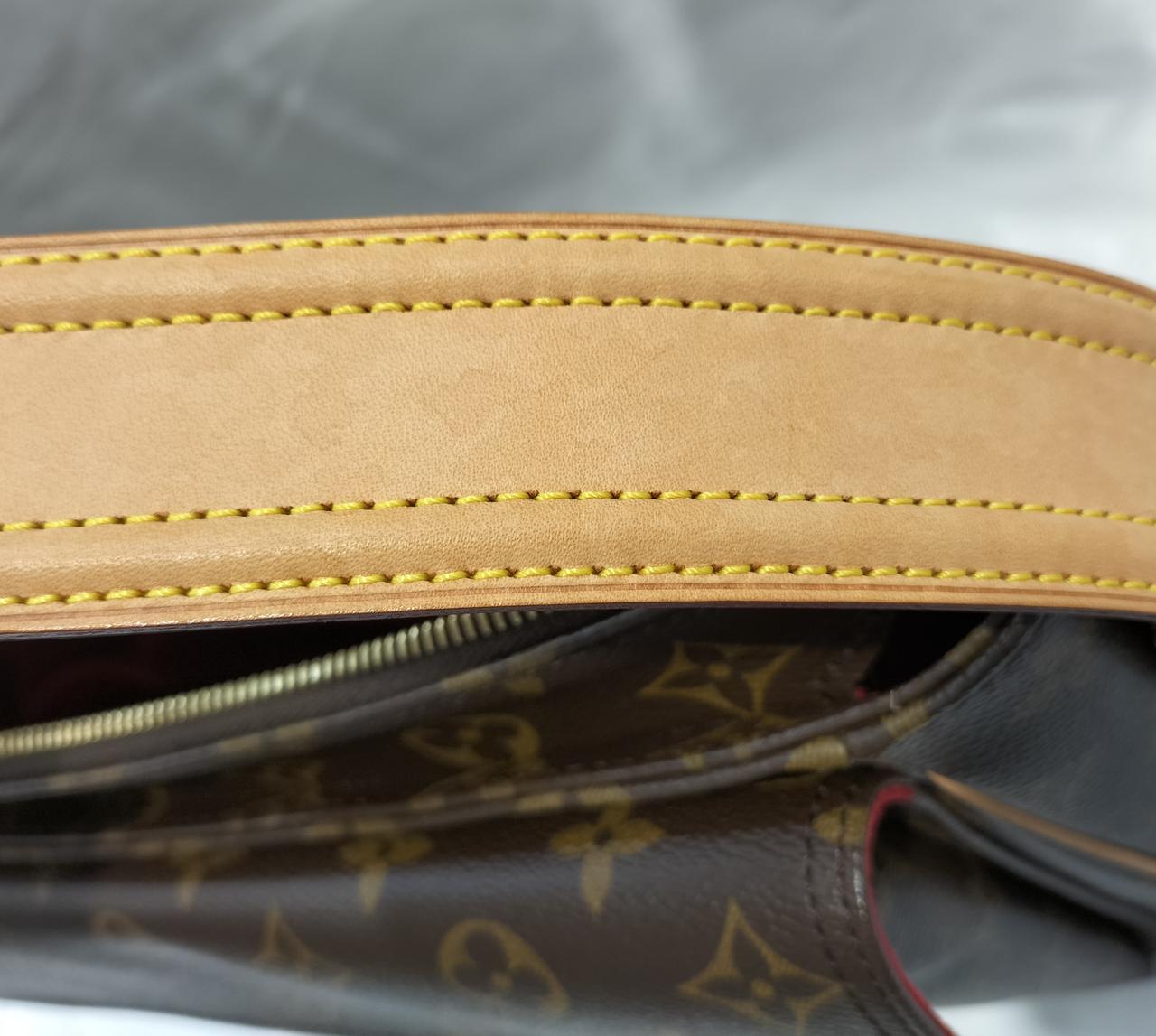 ヌメ革にシミあり